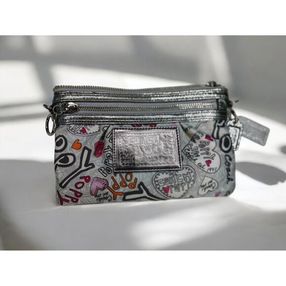 Coach Poppy Graffiti Gray Silver Wristlet Purse, Hearts, Y2K, Zip Close, READ - Picture 1 of 7